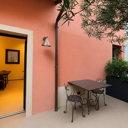 Piccolo Gioiello Di Design Tra Citta E Aeroporto *